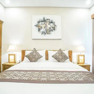 Putih Dcarik Ubud