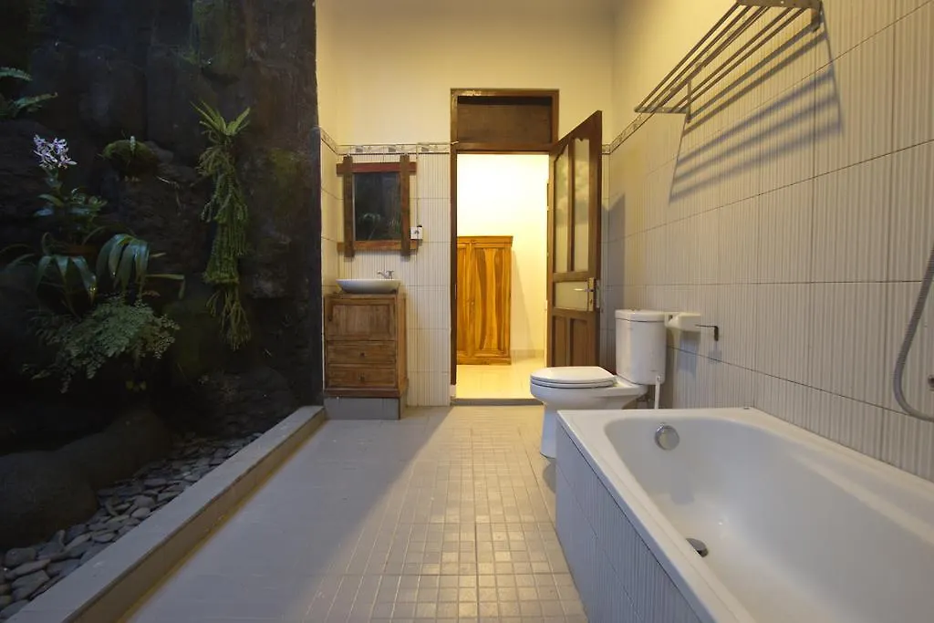 Uma Loris Ubud 3*,